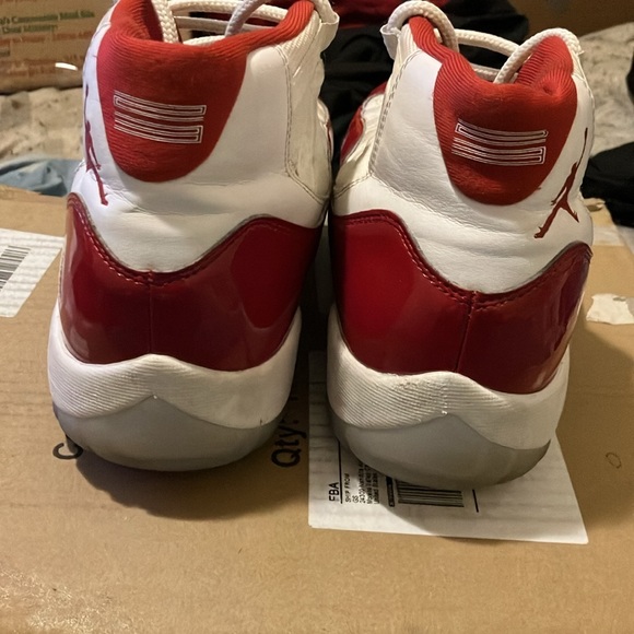 Jordan 11 - Picture 3 of 7
